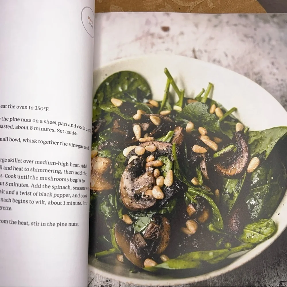 Fix It with Food : More Than 125 Recipes to Address Autoimmune Issues Cookbook